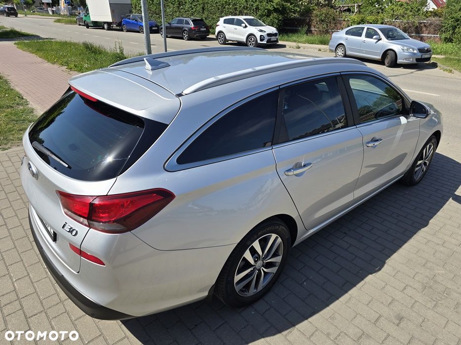 Hyundai i30 1.6 D Premium - 19