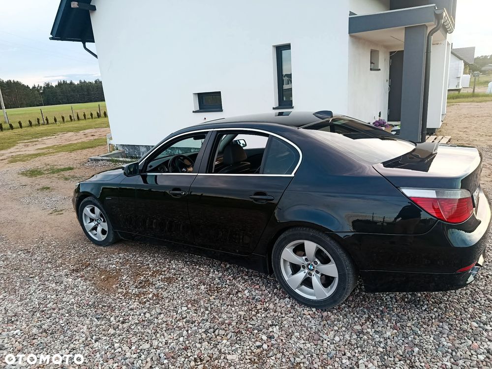 BMW E60 2005 photo 2