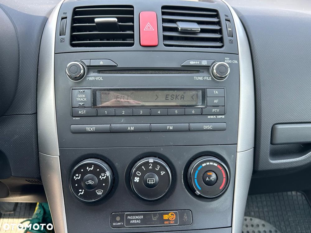 Toyota Auris 1.33 VVT-i Terra - 14