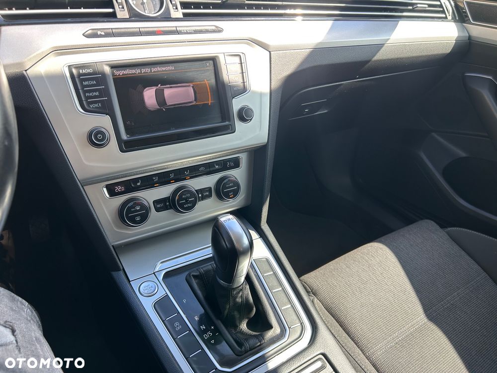 Volkswagen Passat Variant 2.0 TDI SCR DSG Comfortline - 16
