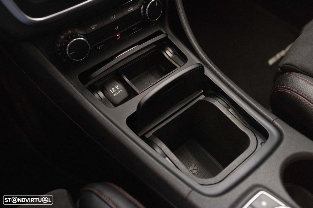 Mercedes-Benz CLA 200 d Shooting Brake AMG Line Aut. - 24