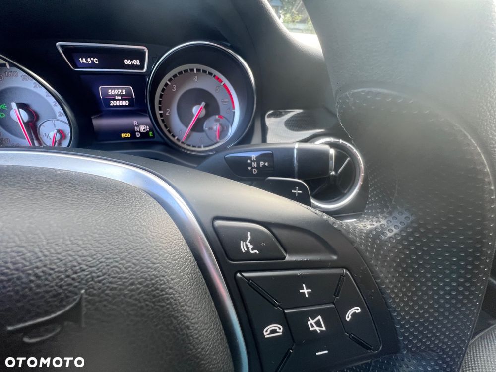 Mercedes-Benz CLA 220 CDI 7G-DCT - 20
