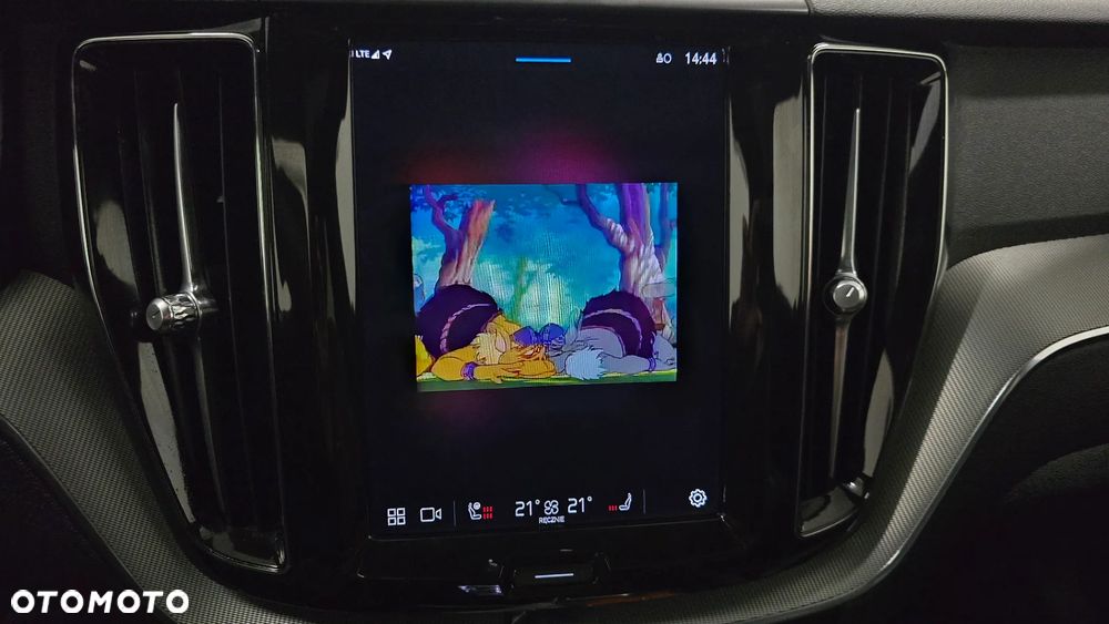 Volvo XC 60 B4 D Plus Dark - 31