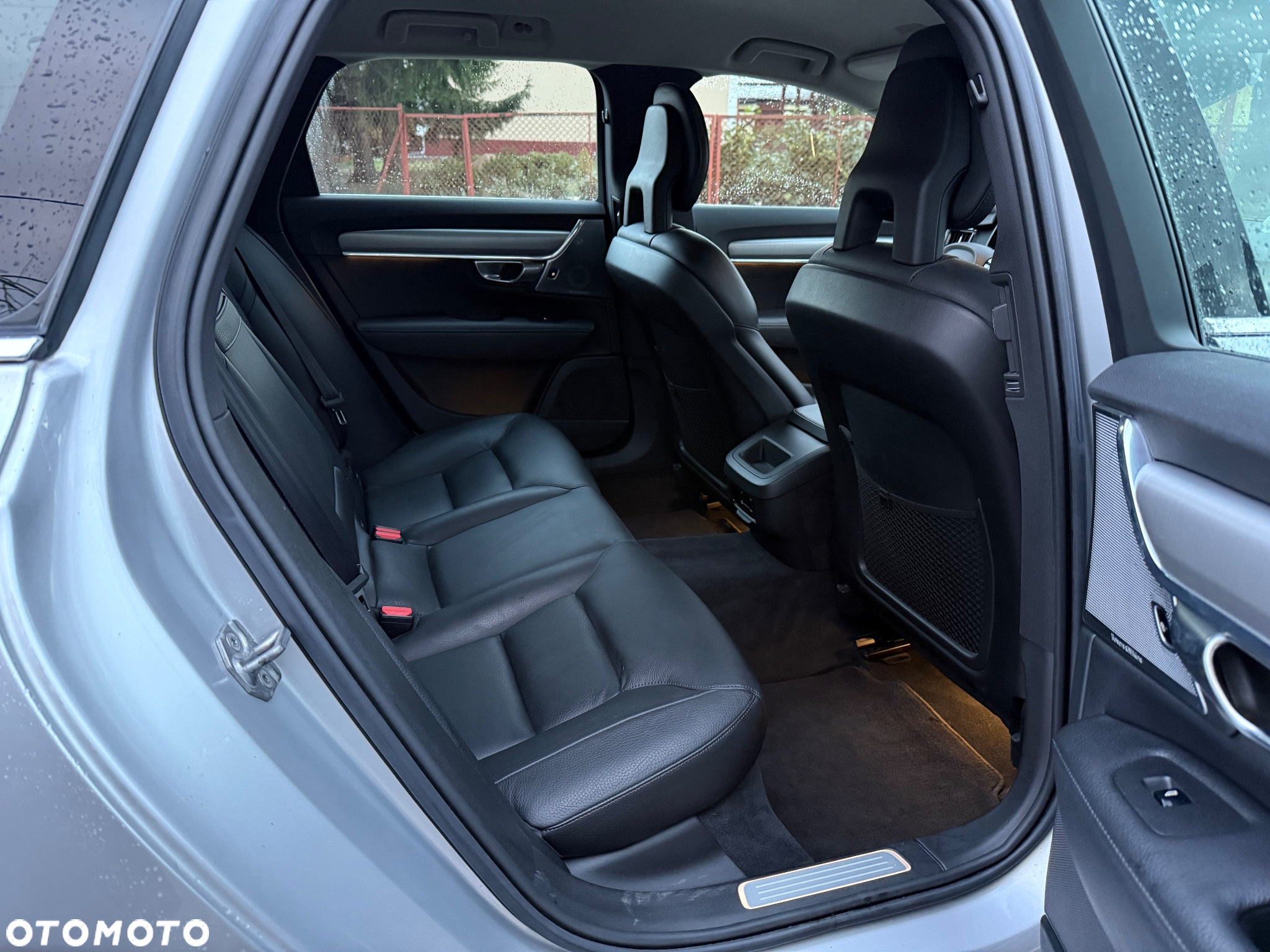 Volvo V90 D5 AWD Momentum - 33