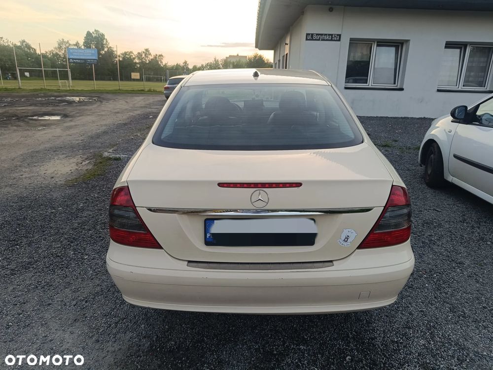 Mercedes-Benz Klasa E - 9