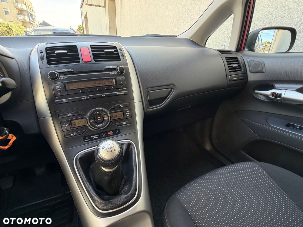 Toyota Auris 1.6 Sol - 34