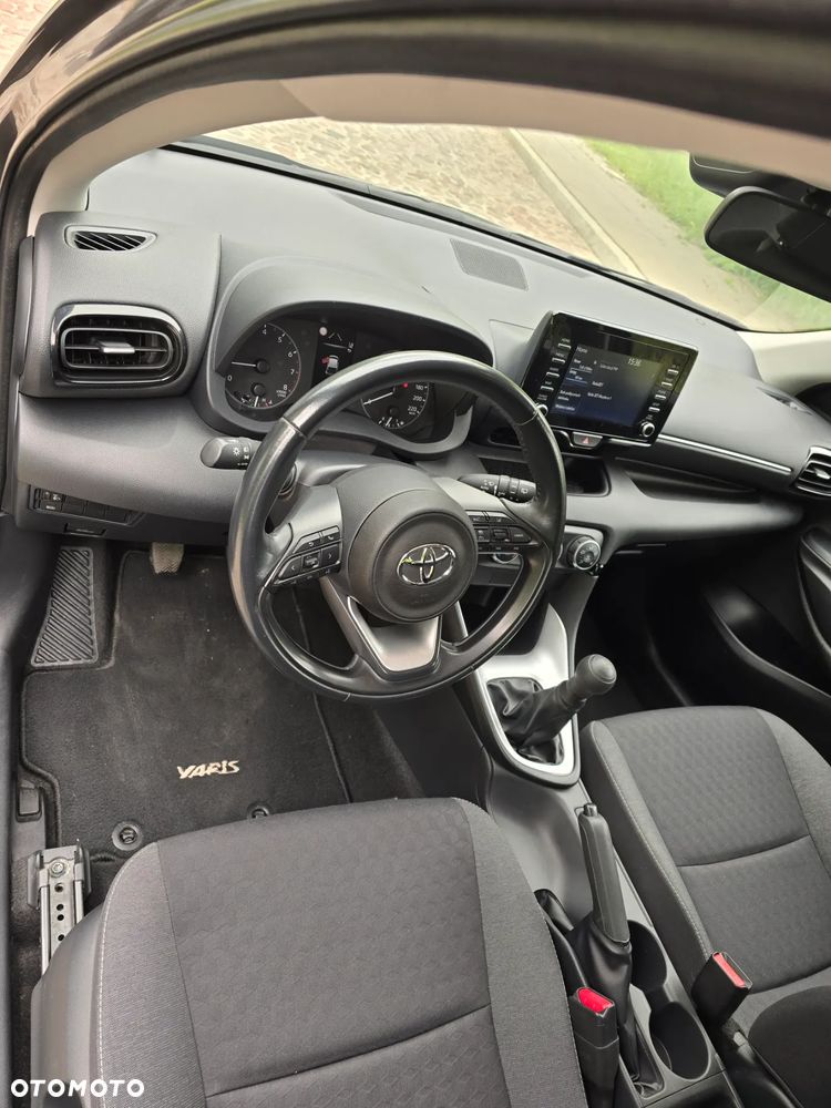 Toyota Yaris 1.0 Premium - 22