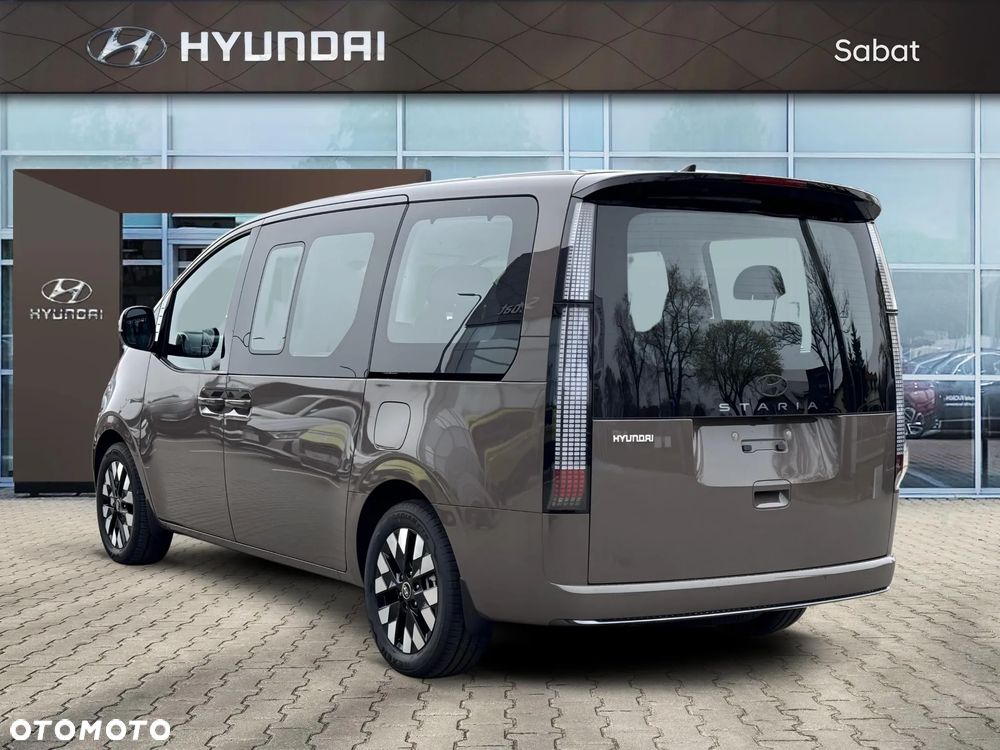 Hyundai Staria 1.6 T-GDI HEV Luxury - 3