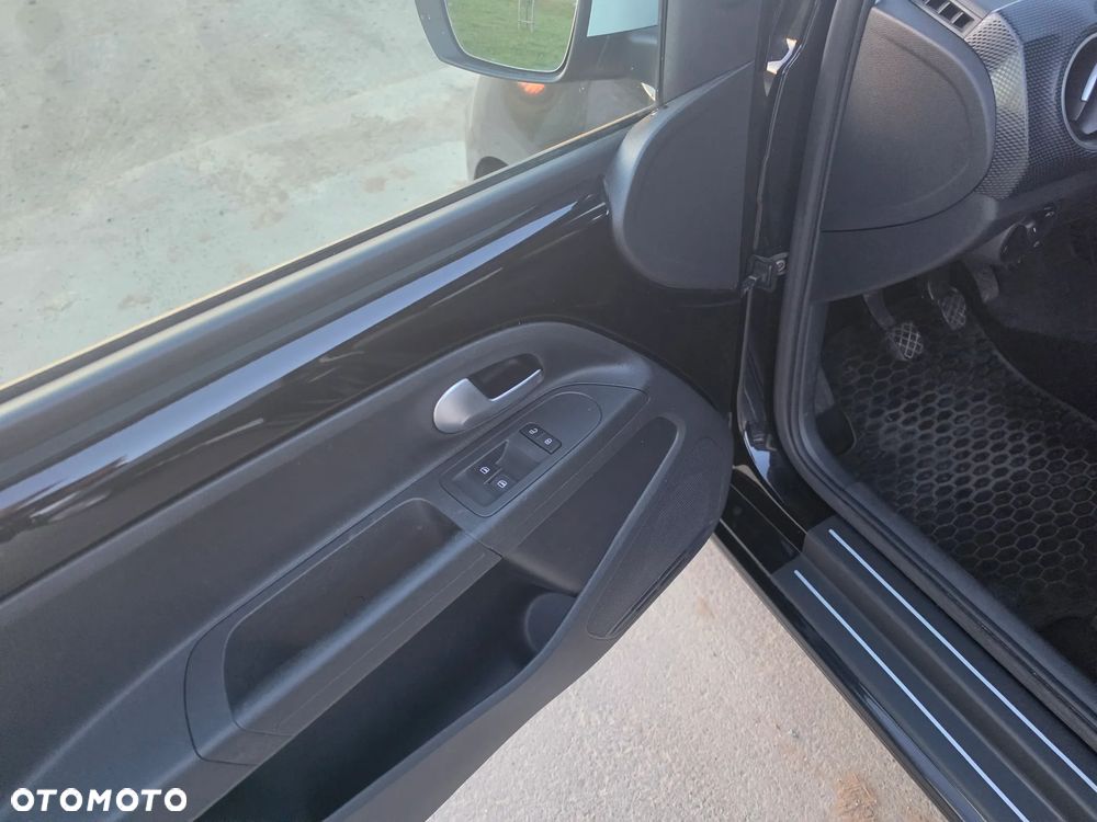 Volkswagen up! (BlueMotion Technology) high - 11