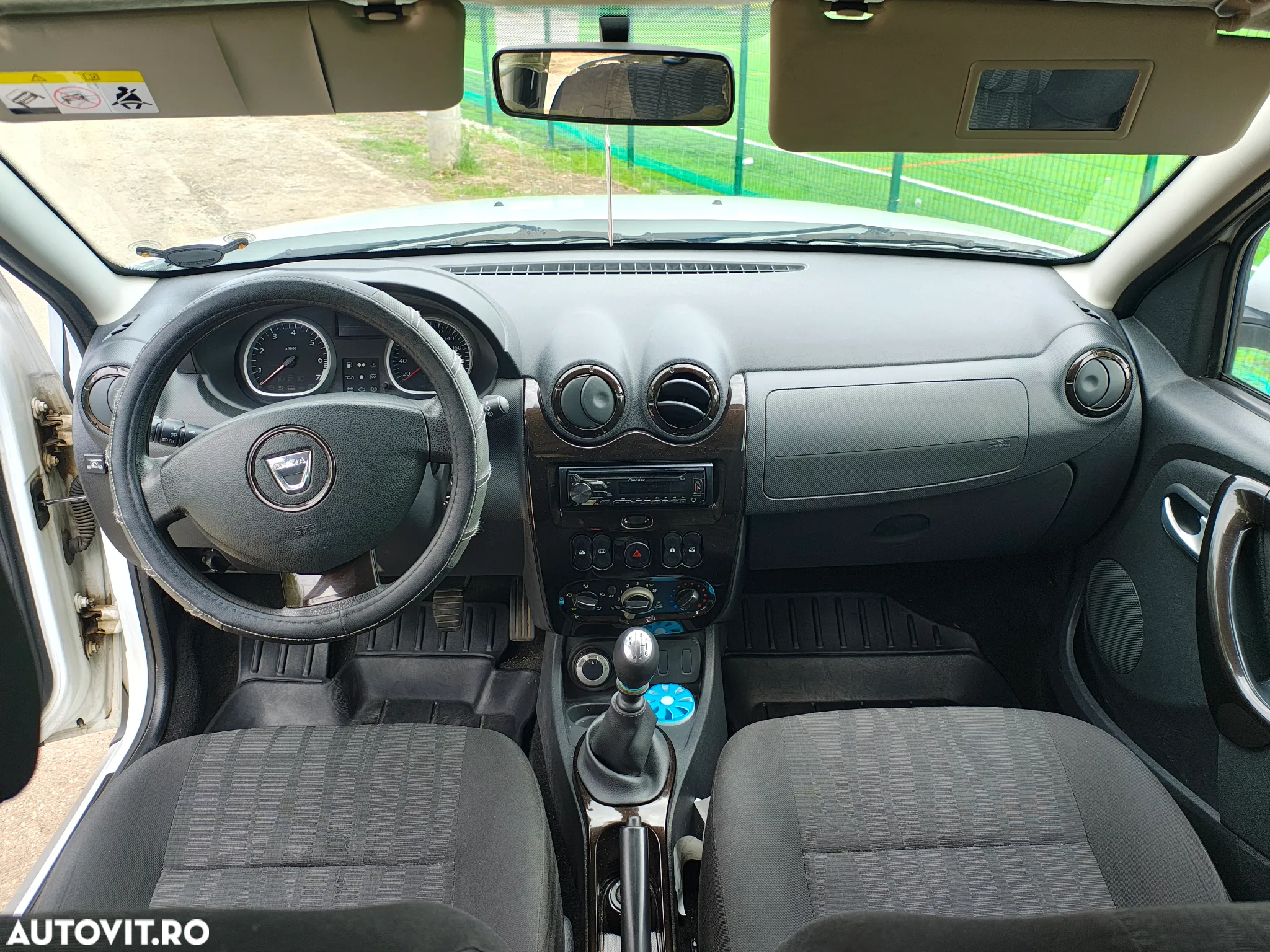 Dacia Duster 1.6 4x4 - 12