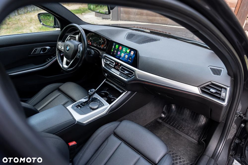 BMW Seria 3 330i xDrive Sport Line - 22