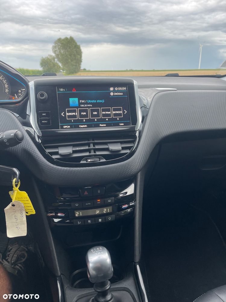 Peugeot 2008 - 11