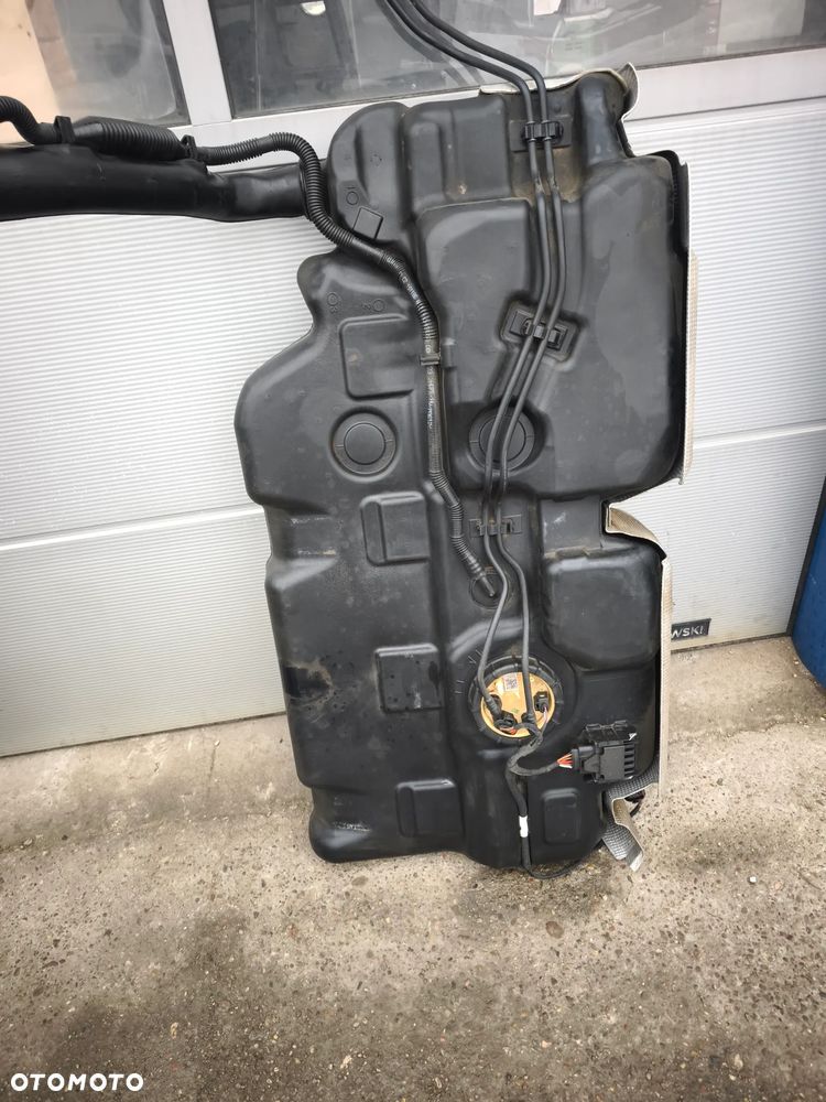 Zbiornik paliwa 2n0201021 VW Crafter II Man tge 16-26r kompletny - 2