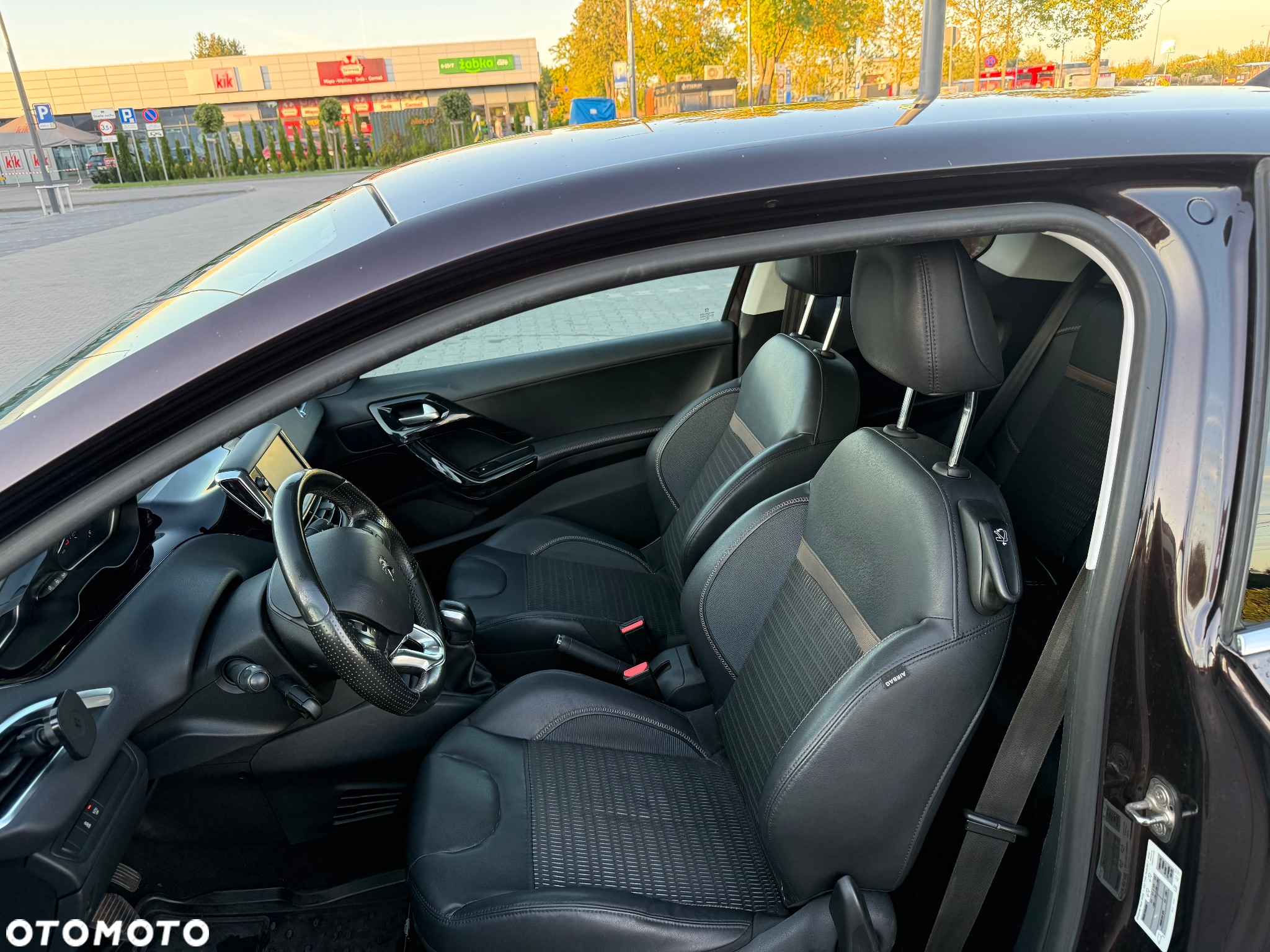 Peugeot 208 - 9
