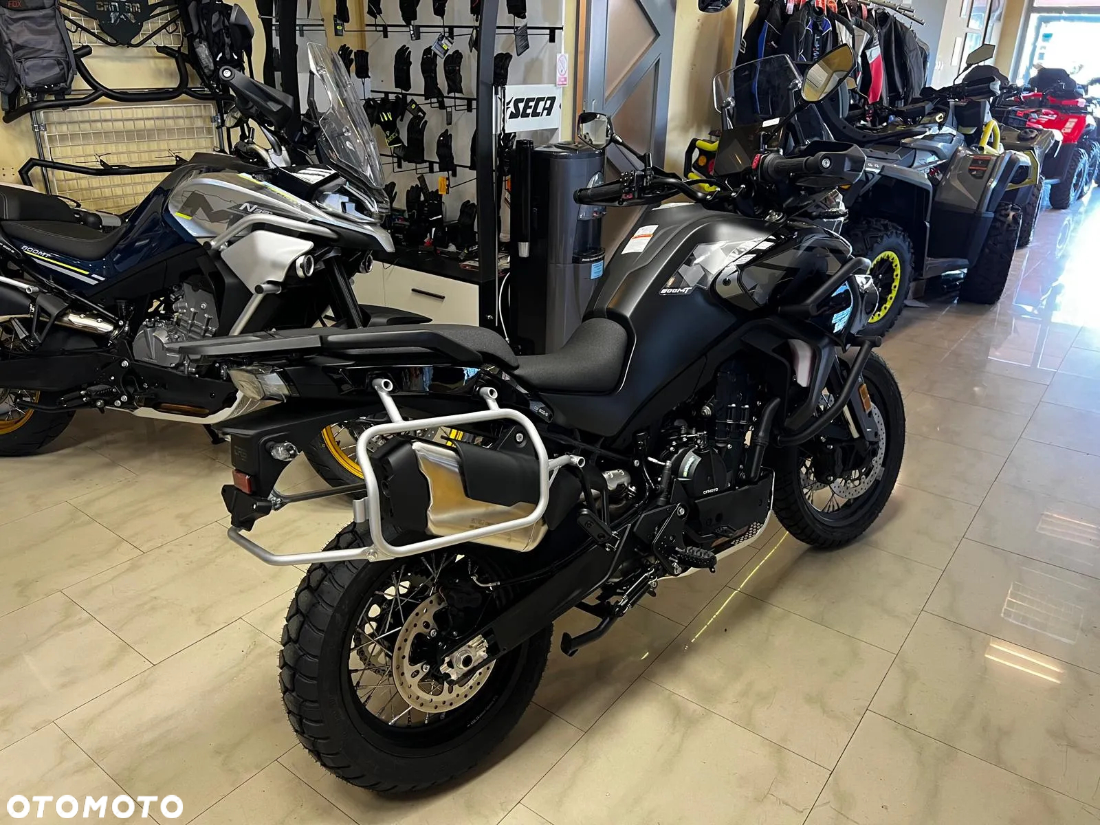 CFMoto MT - 18