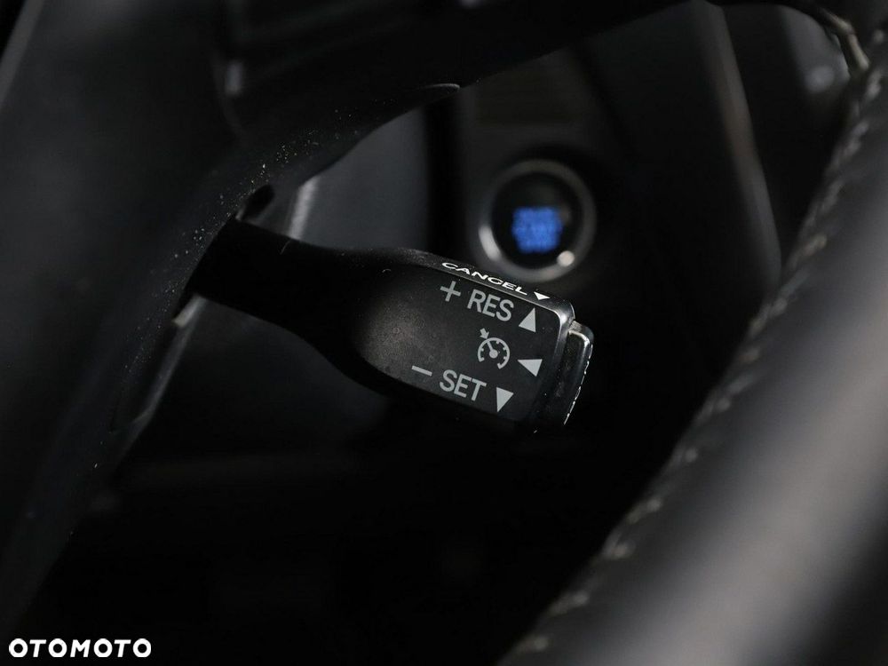 Toyota Avensis 1.8 Multidrive S Executive - 30