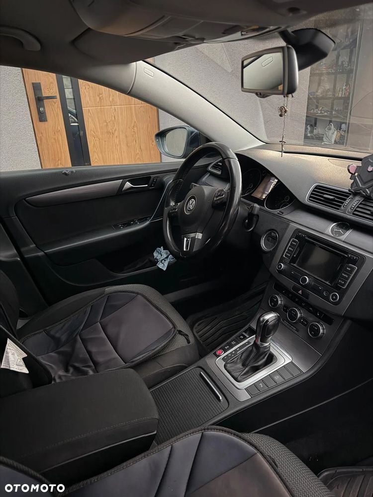 Volkswagen Passat 2.0 TDI DSG BlueMotion Technology Comfortline - 10