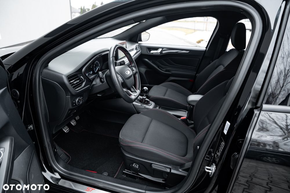 Ford Focus 1.0 EcoBoost Trend - 18