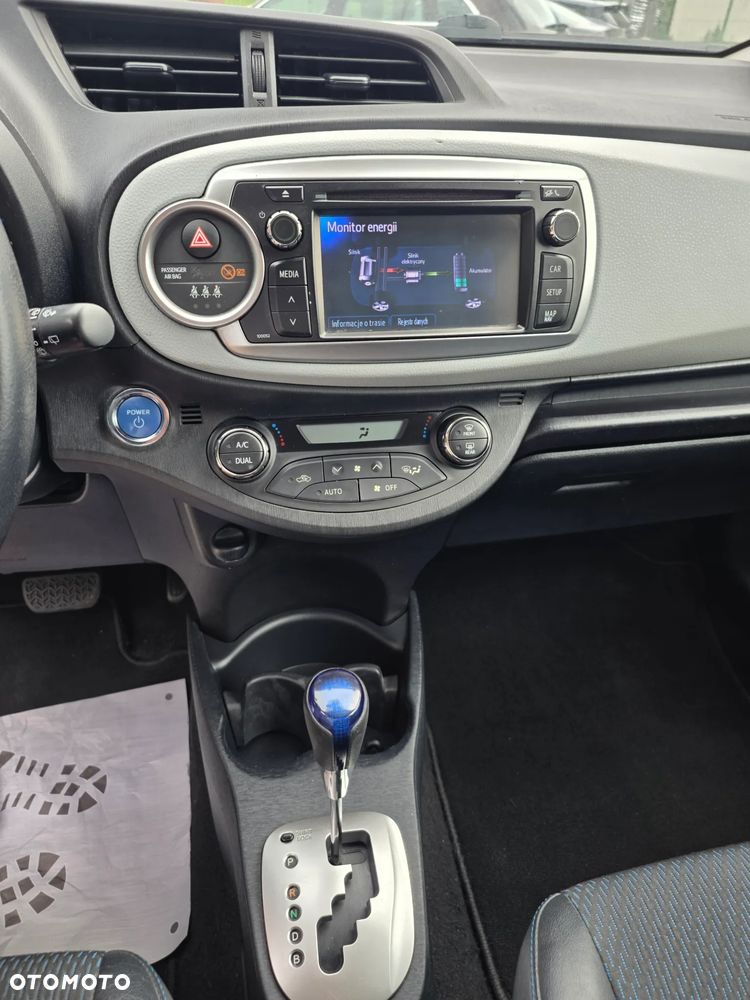 Toyota Yaris 1.5 VVT-i Lounge - 20