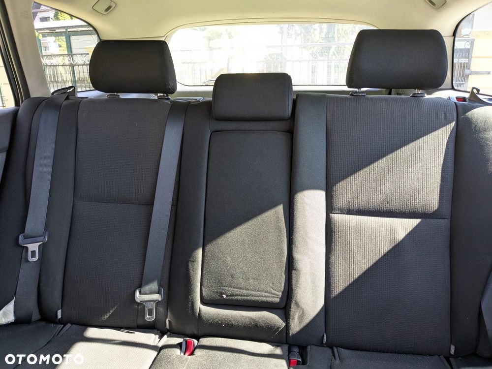Toyota Avensis 2.0 VVT-i Sol - 9