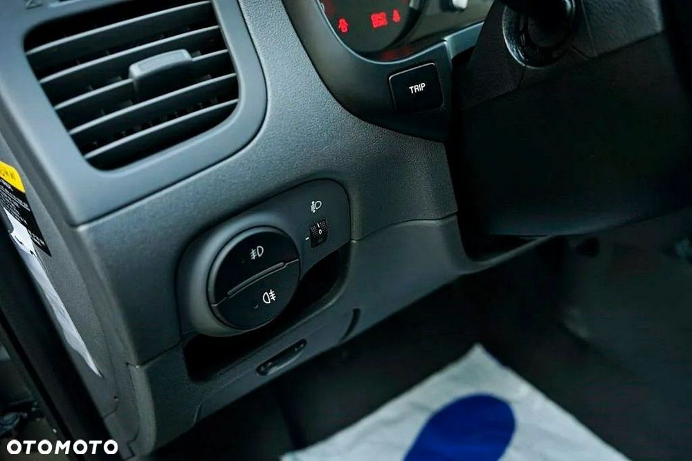 Kia Rio - 23