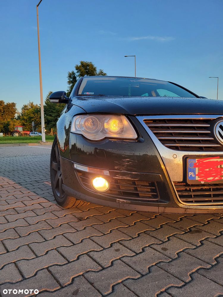 Volkswagen Passat 3.2 V6 FSI 4Motion DSG Highline - 3