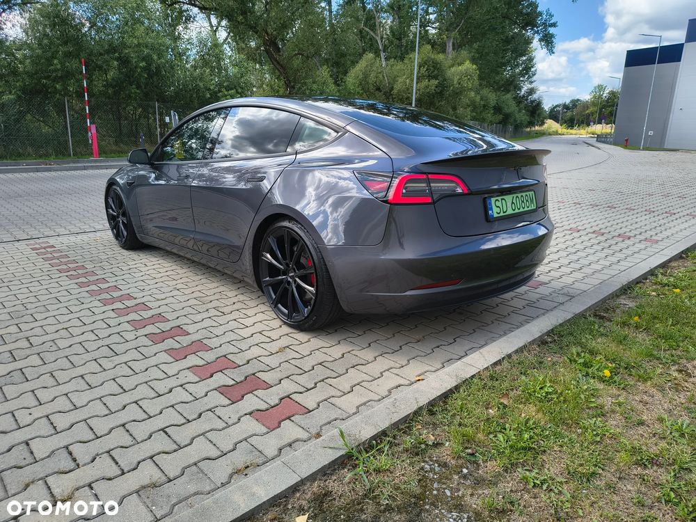 Tesla Model 3 - 8
