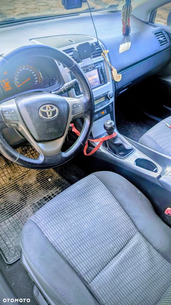 Toyota Avensis 2.0 D-4D Sol Premium - 10