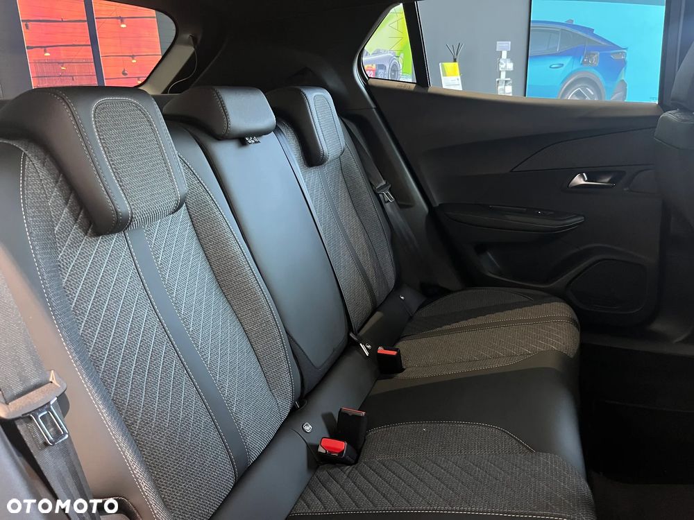 Peugeot 2008 PureTech mHEV Allure e-DCS6 - 31