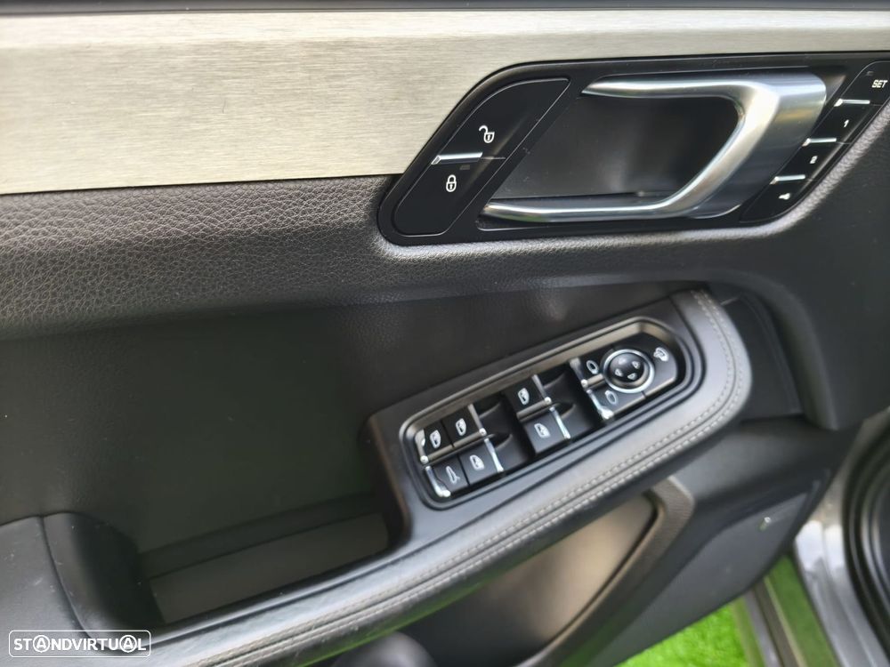 Porsche Macan Turbo - 12