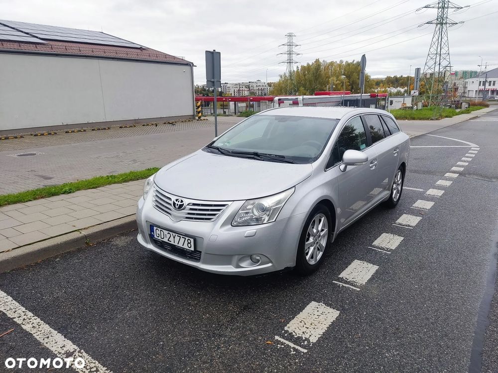 Toyota Avensis 2010 photo 4