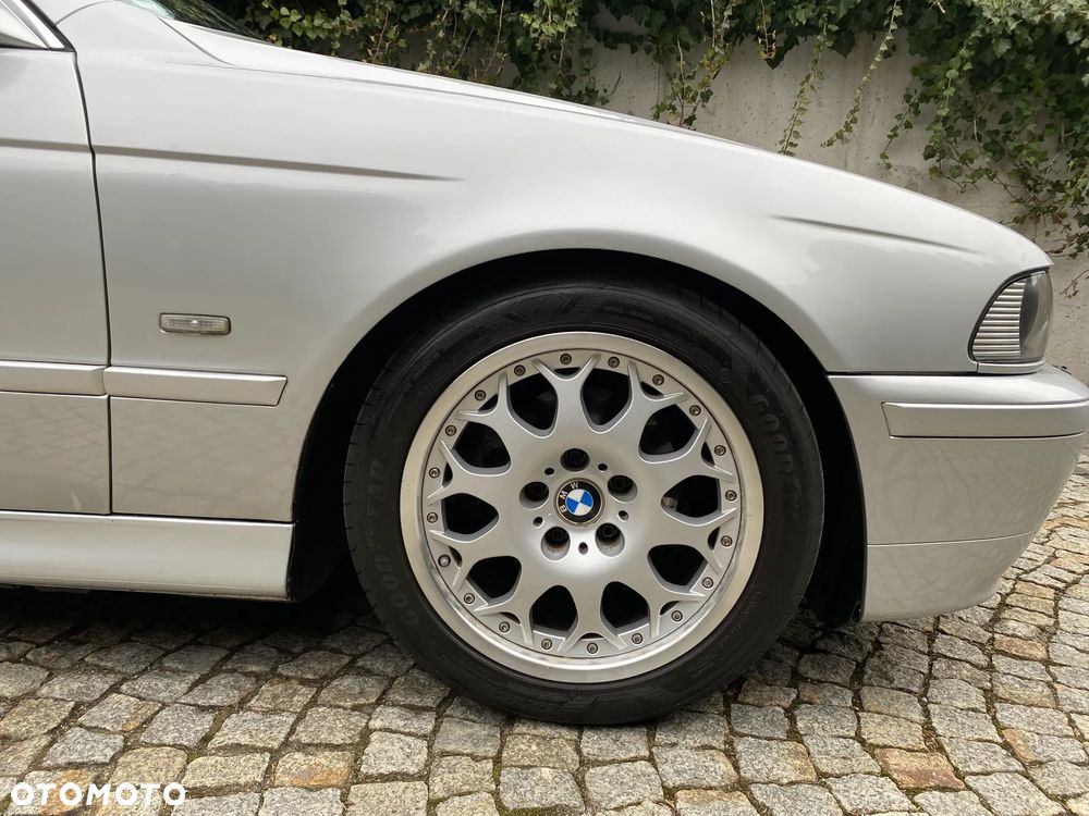 BMW Seria 5 525i - 22