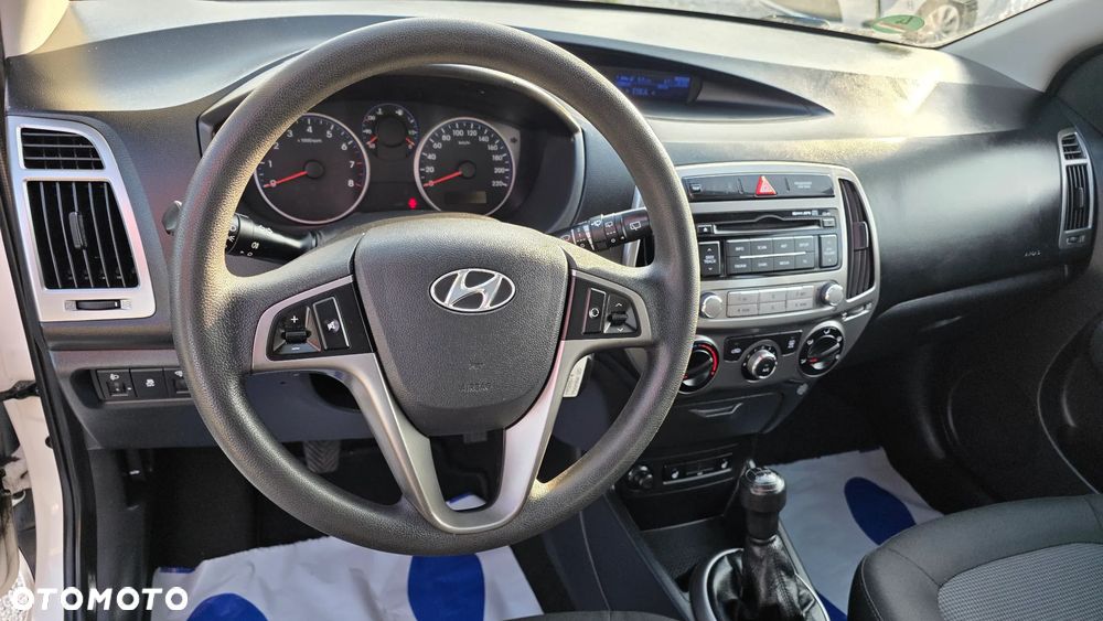 Hyundai i20 - 15