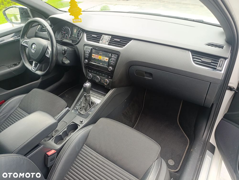 Skoda Octavia 2.0 TDI DSG RS - 7