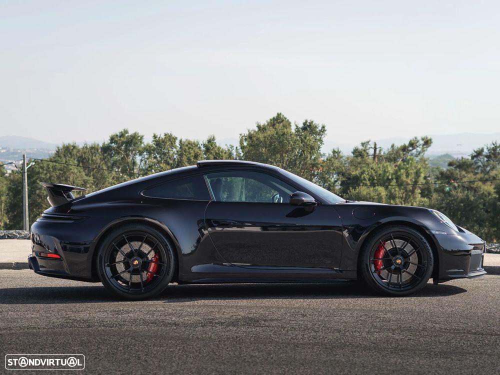 Porsche 911 (992) Carrera 4 GTS - 11