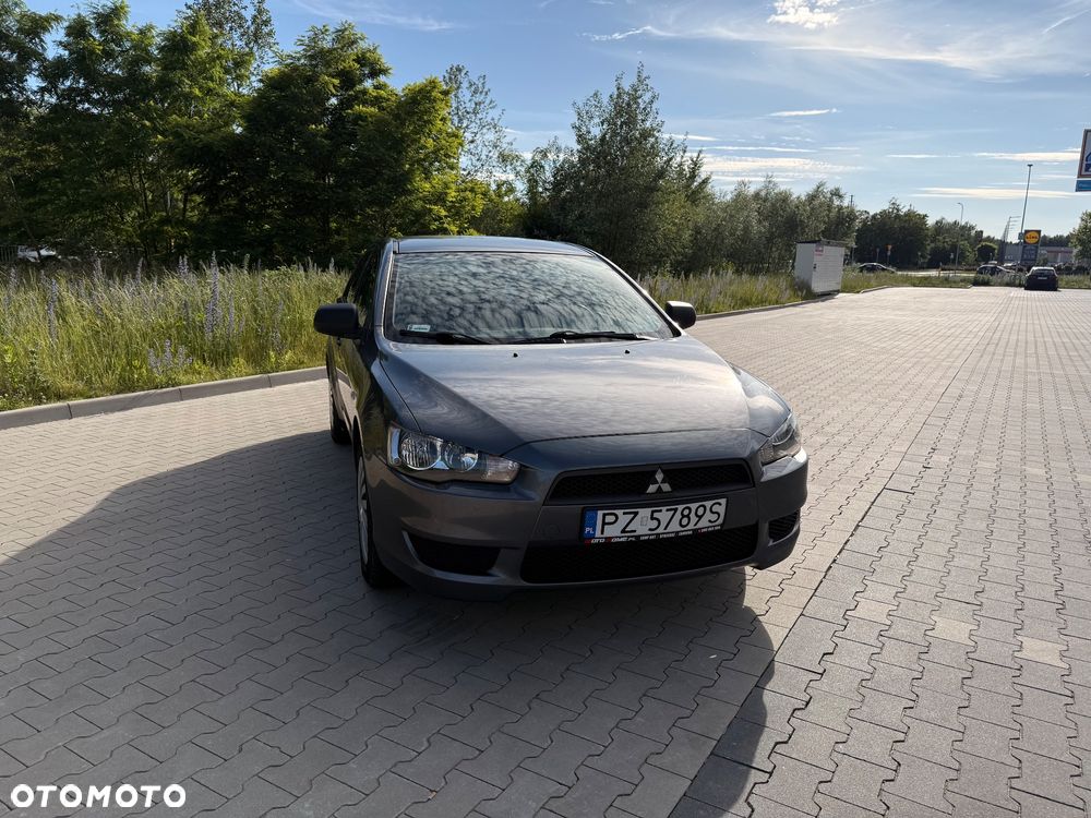 Mitsubishi Lancer 1.5 Inform - 1