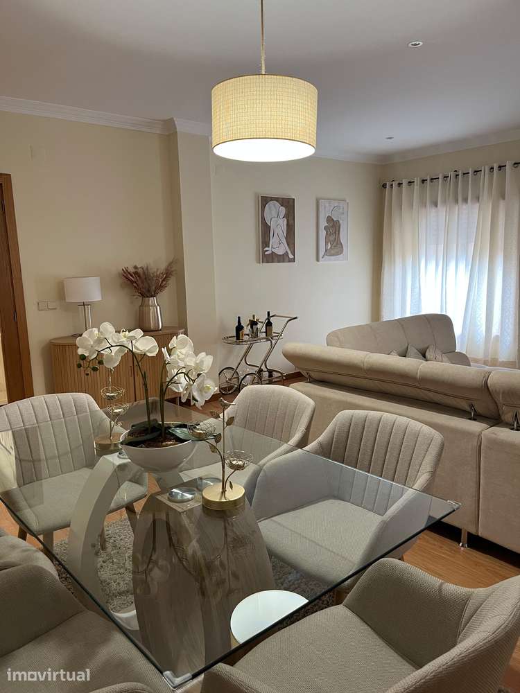Apartamento T3 com varanda e garagem em Valadares/Gaia - Grande imagem: 2/41