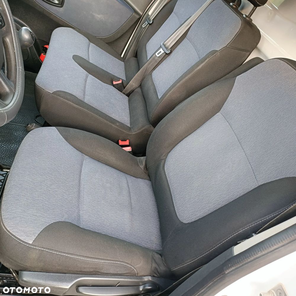 Opel Vivaro - 26