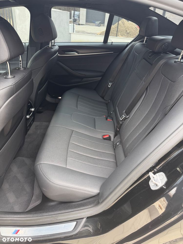 BMW Seria 5 520d M Sport Edition - 10