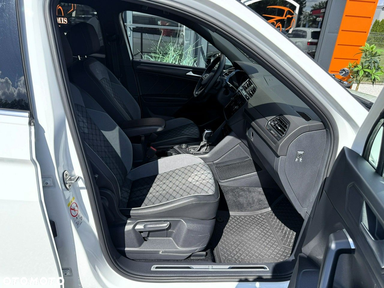 Volkswagen Tiguan Allspace 2.0 TSI 4Mot R-Line DSG - 25