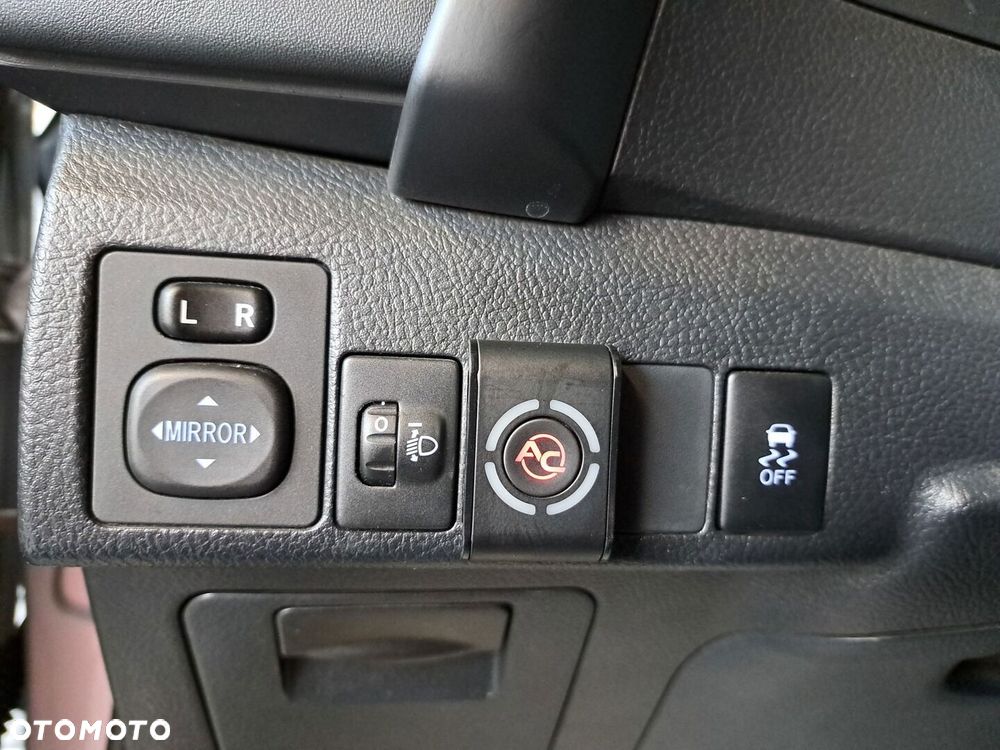 Toyota Auris 1.6 Premium - 28
