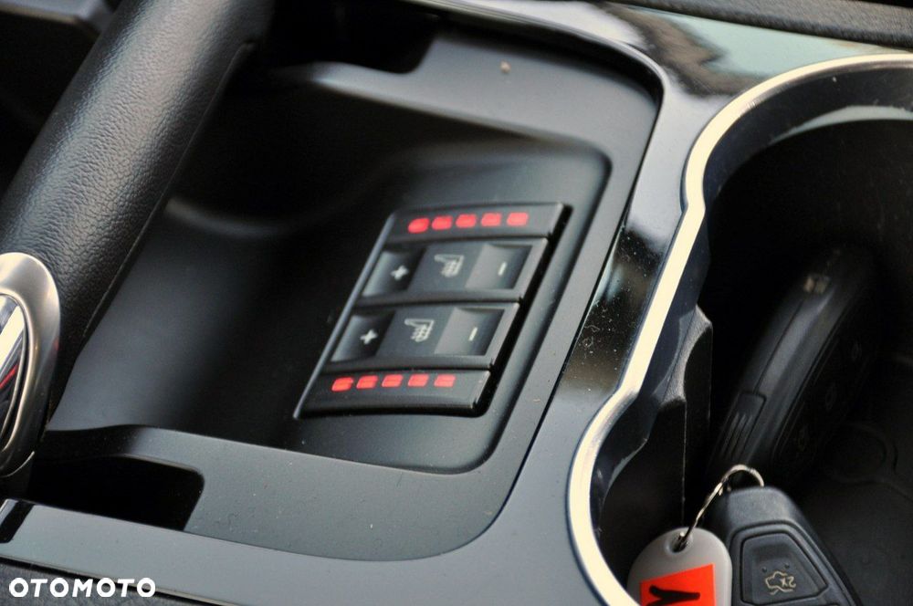 Ford S-Max - 34