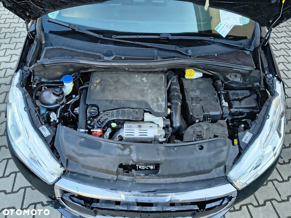 Peugeot 208 - 12