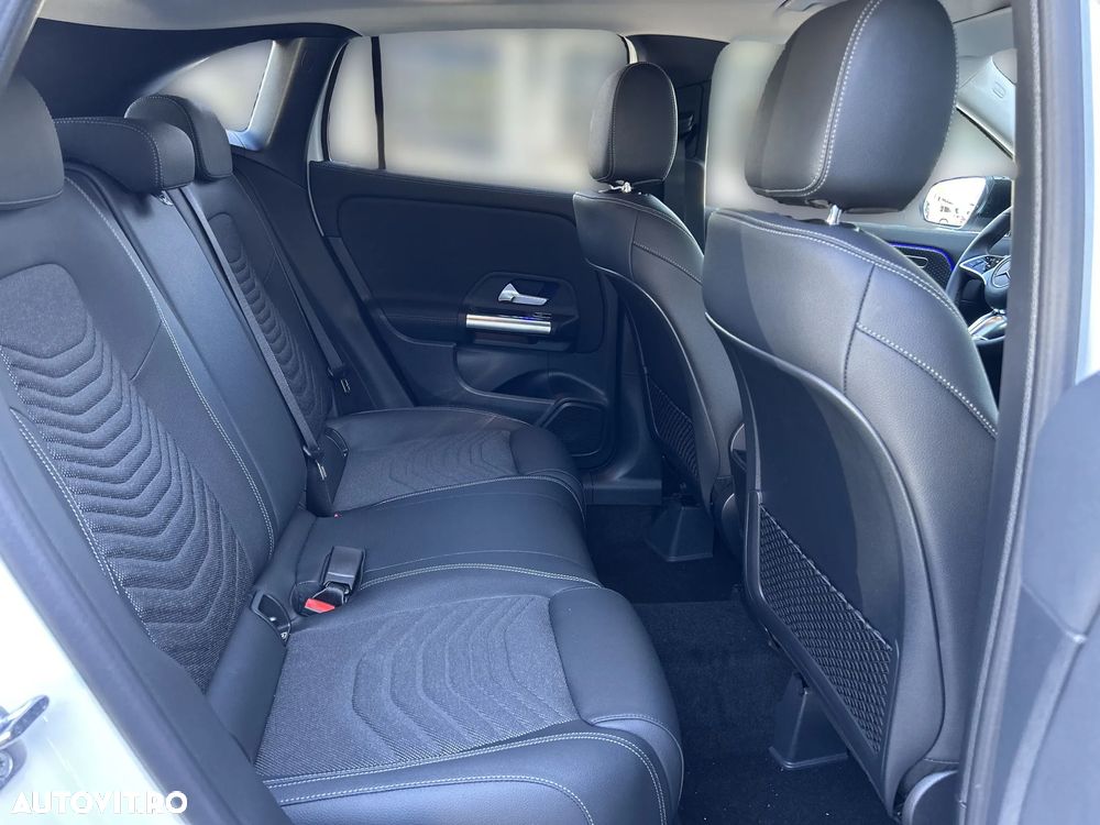 Mercedes-Benz GLA 220 4MATIC MHEV - 14