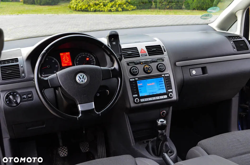 Volkswagen Touran 2.0 TDI DPF Highline - 24