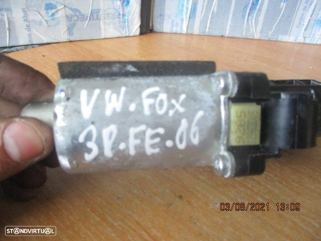 Motor Elevador Vidro 0130821412 VW FOX (5Z) 2006 1.4TDI 70CV 3P CINZA F ESQ - 2