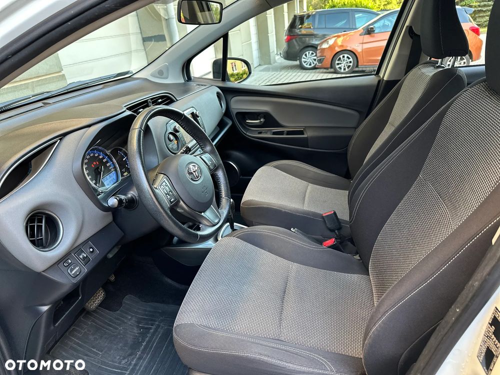 Toyota Yaris - 10
