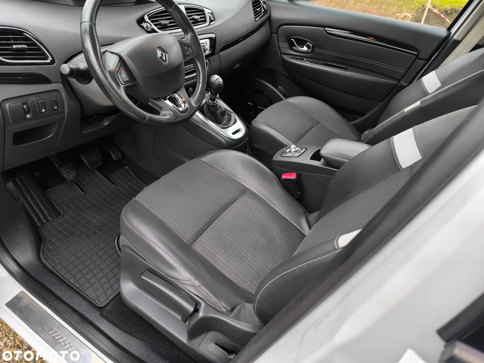 Renault Grand Scenic dCi 130 FAP Start & Stop Bose Edition - 14