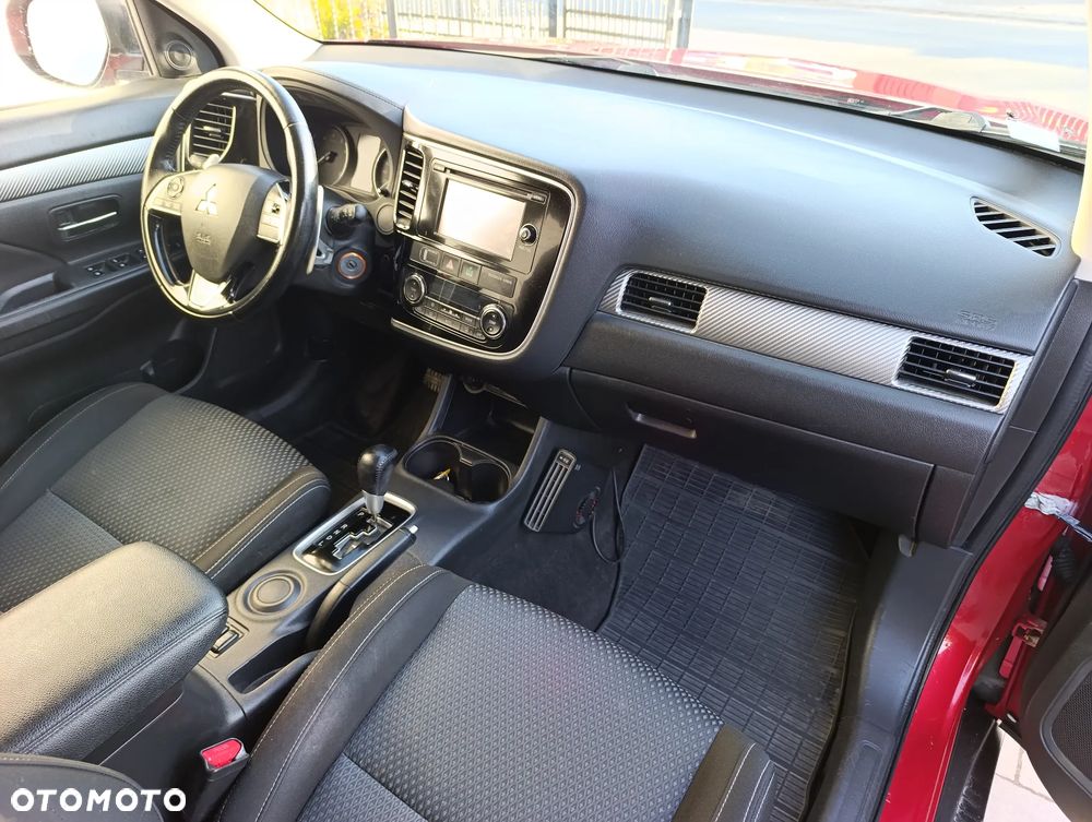 Mitsubishi Outlander 2.0 Instyle Navi CVT - 14