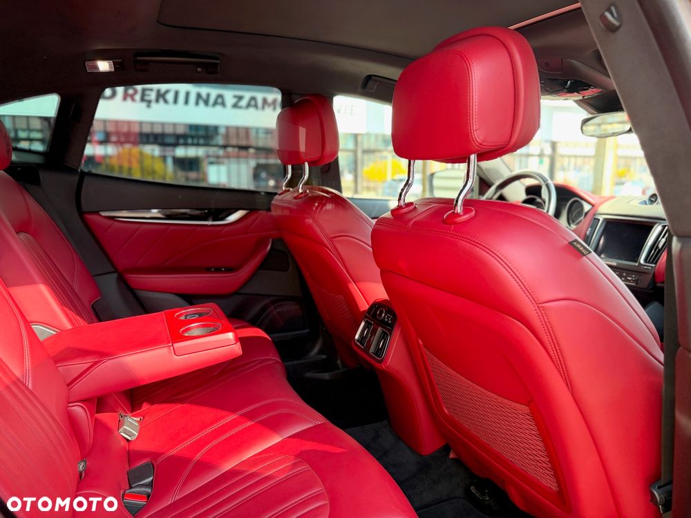 Maserati Levante Granlusso - 18